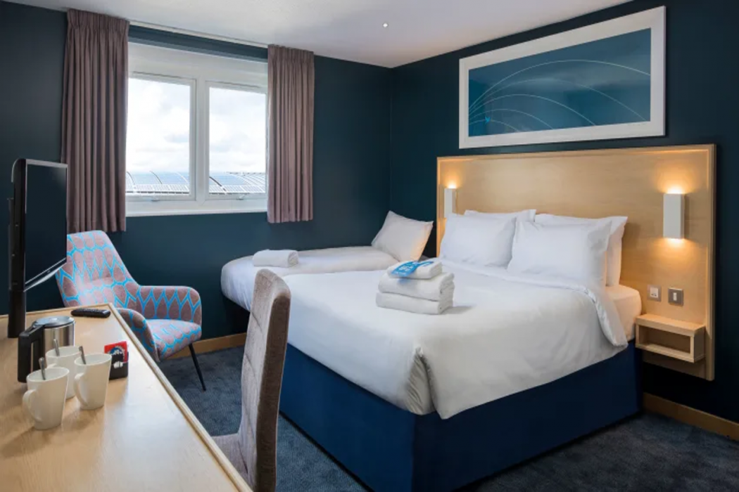Travelodge Newbury Tot Hill 8/27