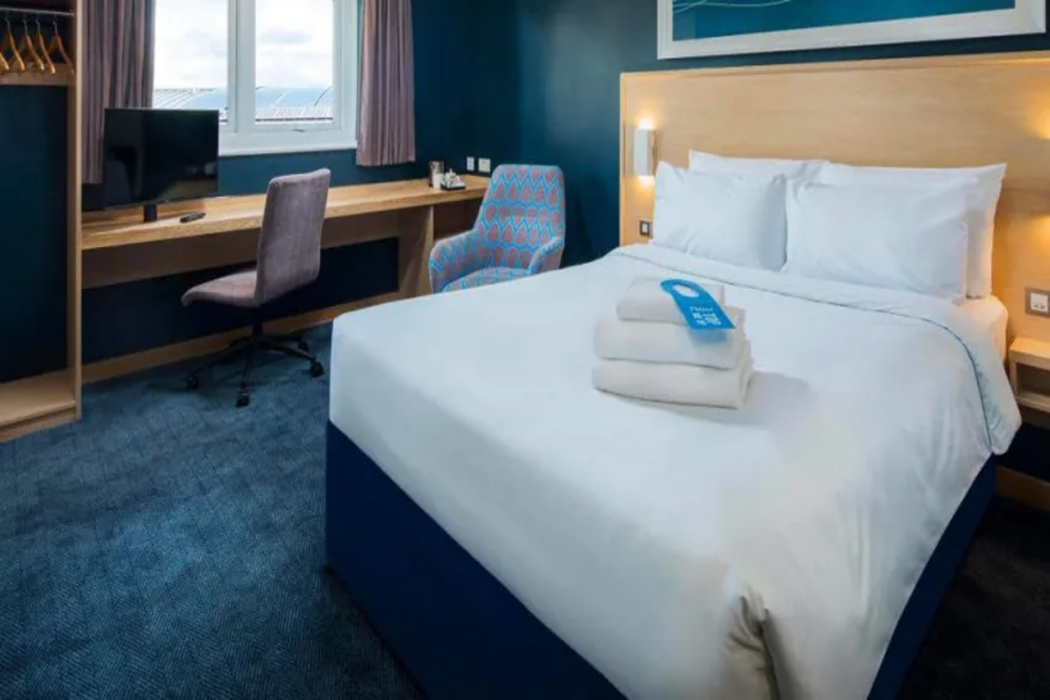 Travelodge Newbury Tot Hill 7/27