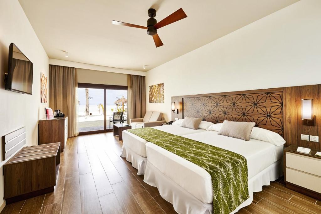 Hotel Riu Atoll 7/51