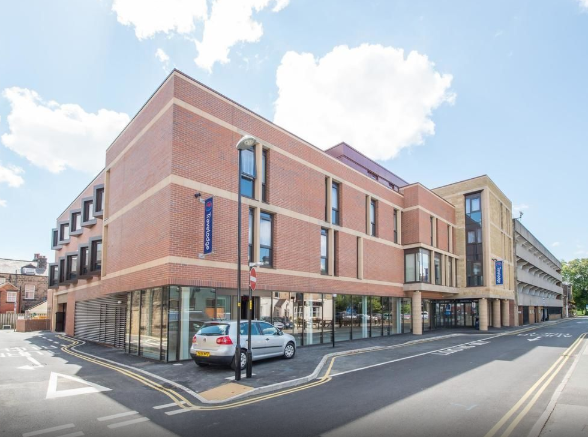 Travelodge Harrogate West Park 1/24
