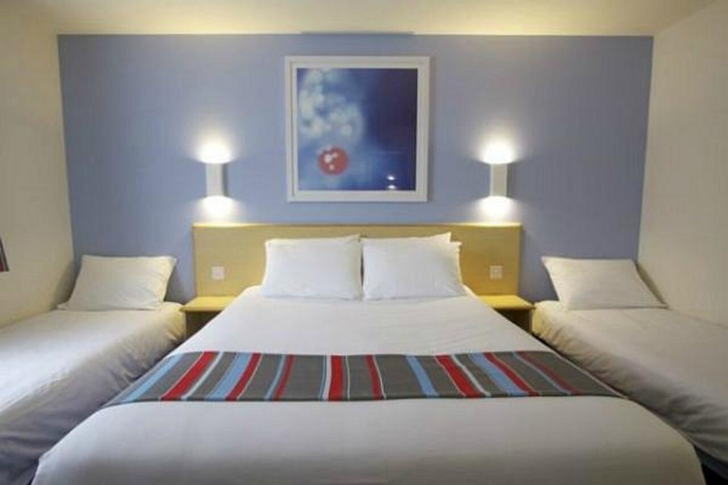 Travelodge Medway M2 20/28