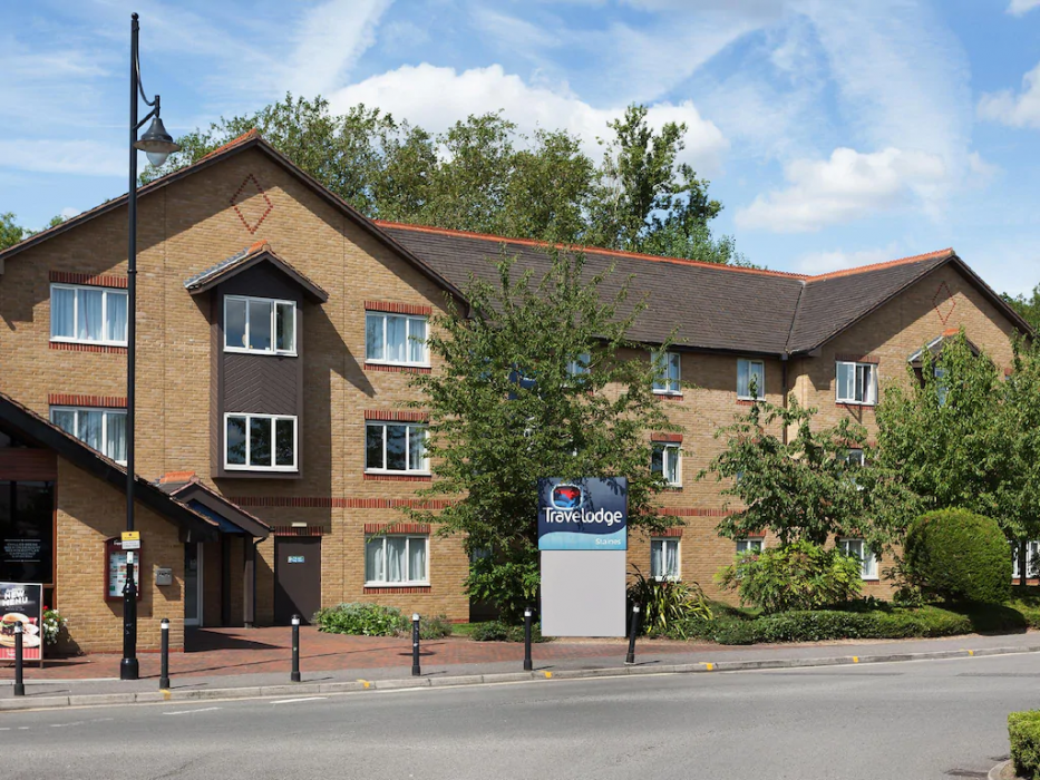Travelodge Staines 1/30