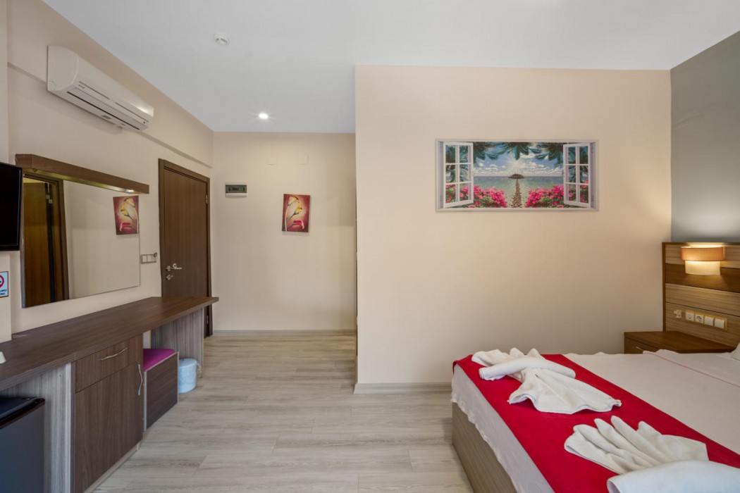Eden Pyara Hotel Turunc 20/106