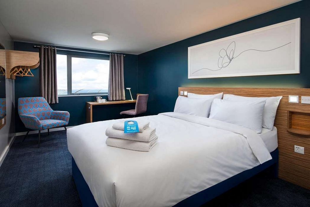 Travelodge Egham 10/30