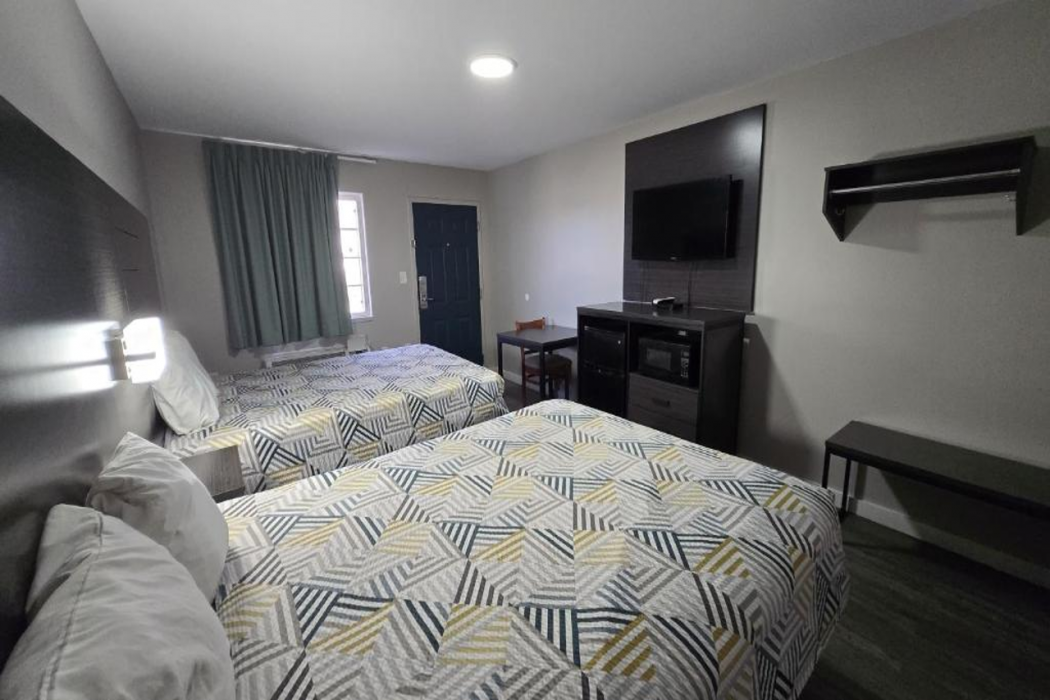 Deerfield Inn McComb I-55 12/49