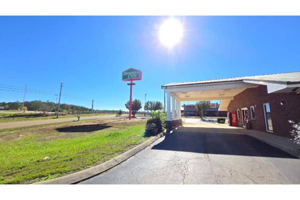Deerfield Inn McComb I-55 1/49