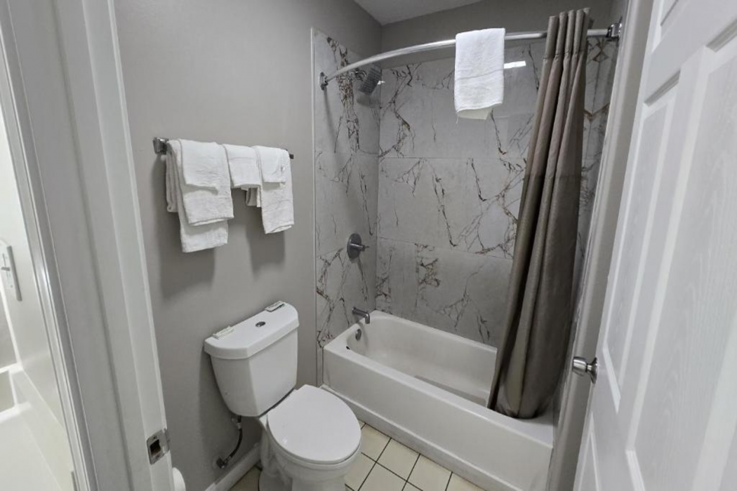 Deerfield Inn McComb I-55 34/49