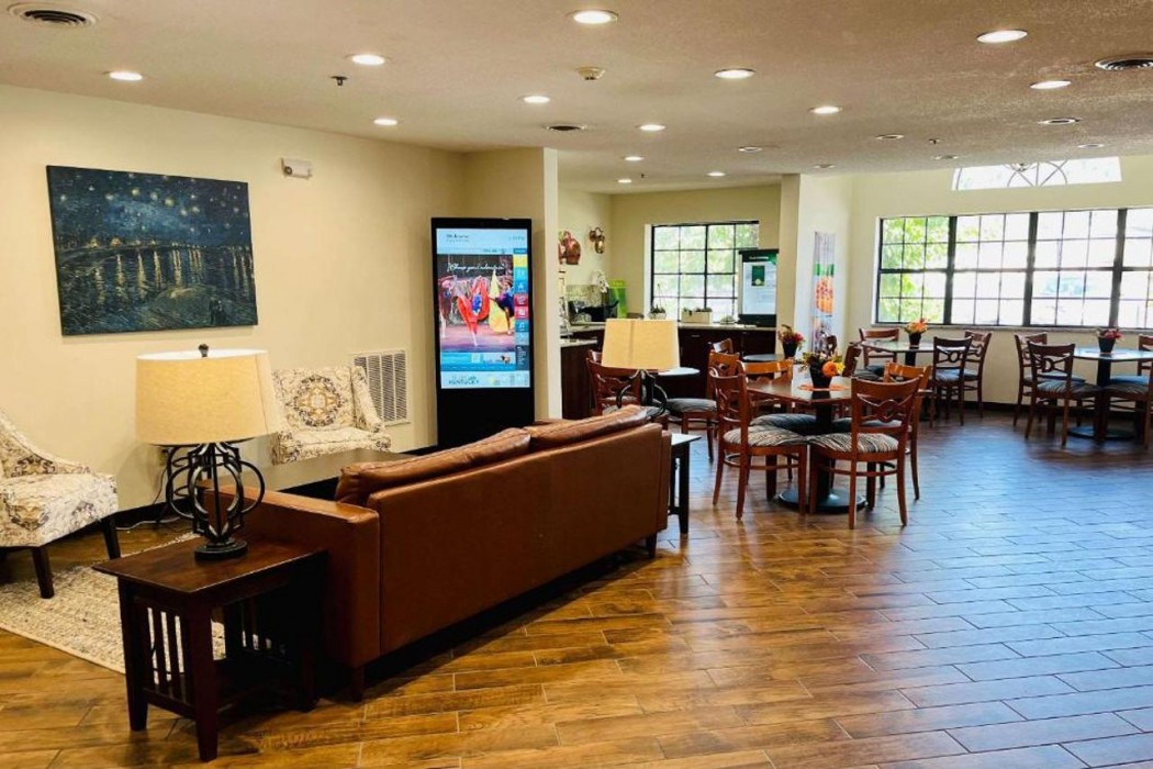 Quality Inn & Suites Prestonsburg next to Mountain Arts Center 26/42