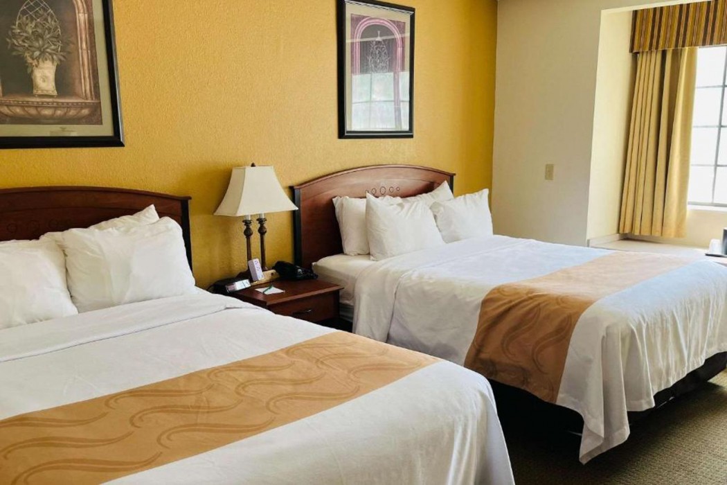 Quality Inn & Suites Prestonsburg next to Mountain Arts Center 18/42