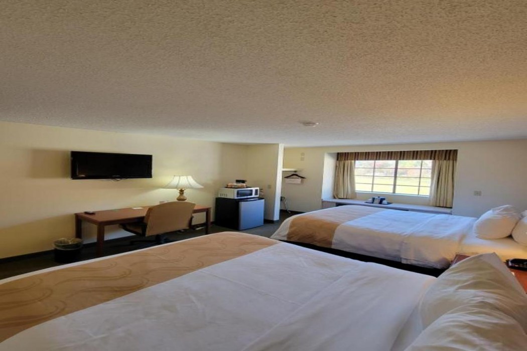 Quality Inn & Suites Prestonsburg next to Mountain Arts Center 10/42