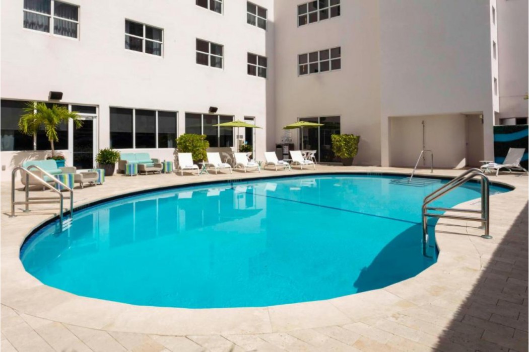 Hotel Continental Miami Beach, Tapestry Collection by Hilton 15/24