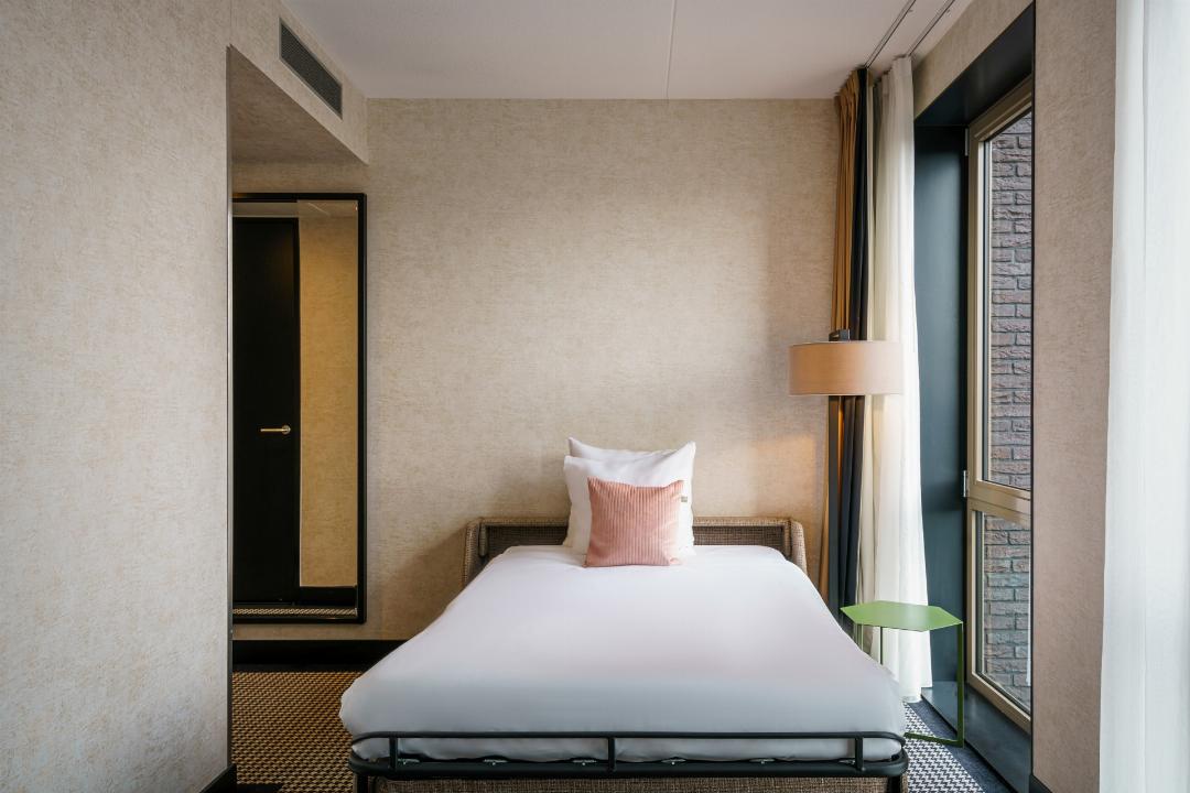 Superior Double Room with sofa bed with canal view