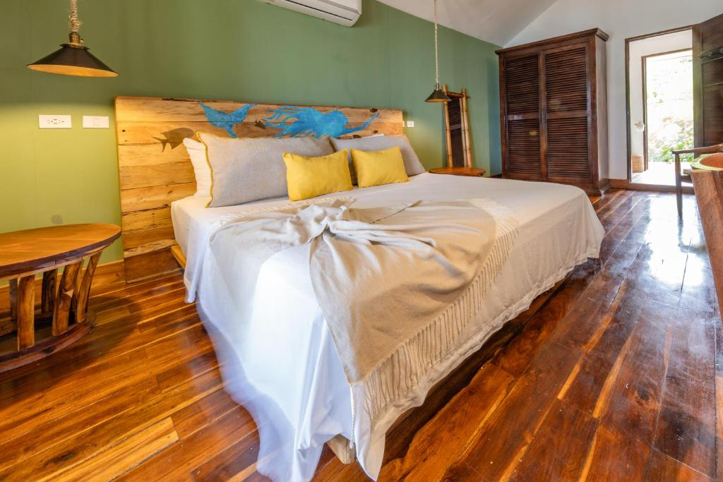 Yemaya Reefs, a Small Luxury Hotel 8/64