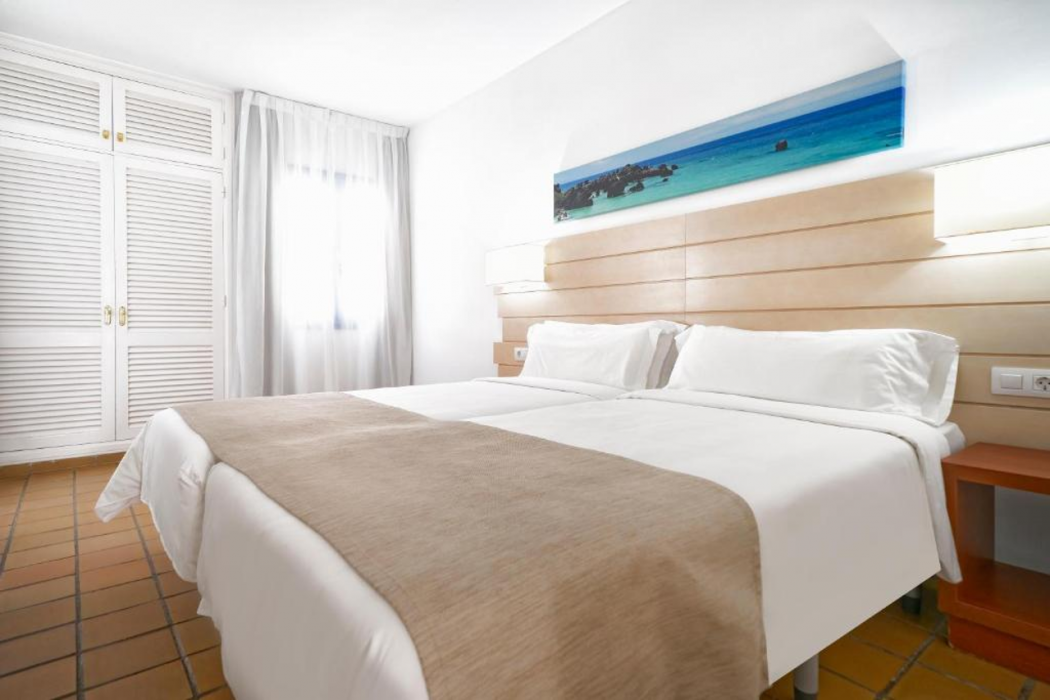BLUESEA Bahia Fanabe and Villas 12/52