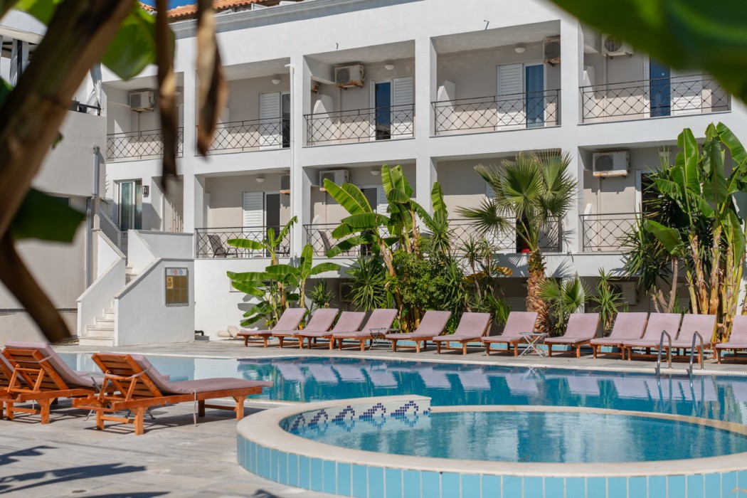 Mojo Hotel 40/60
