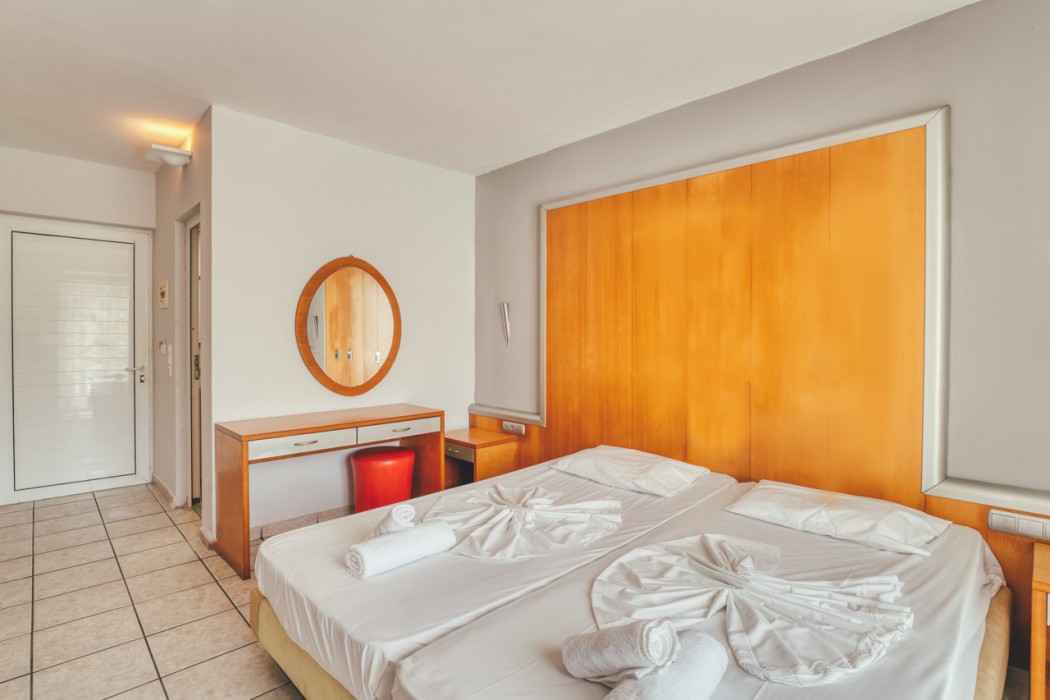 Mojo Hotel 8/60