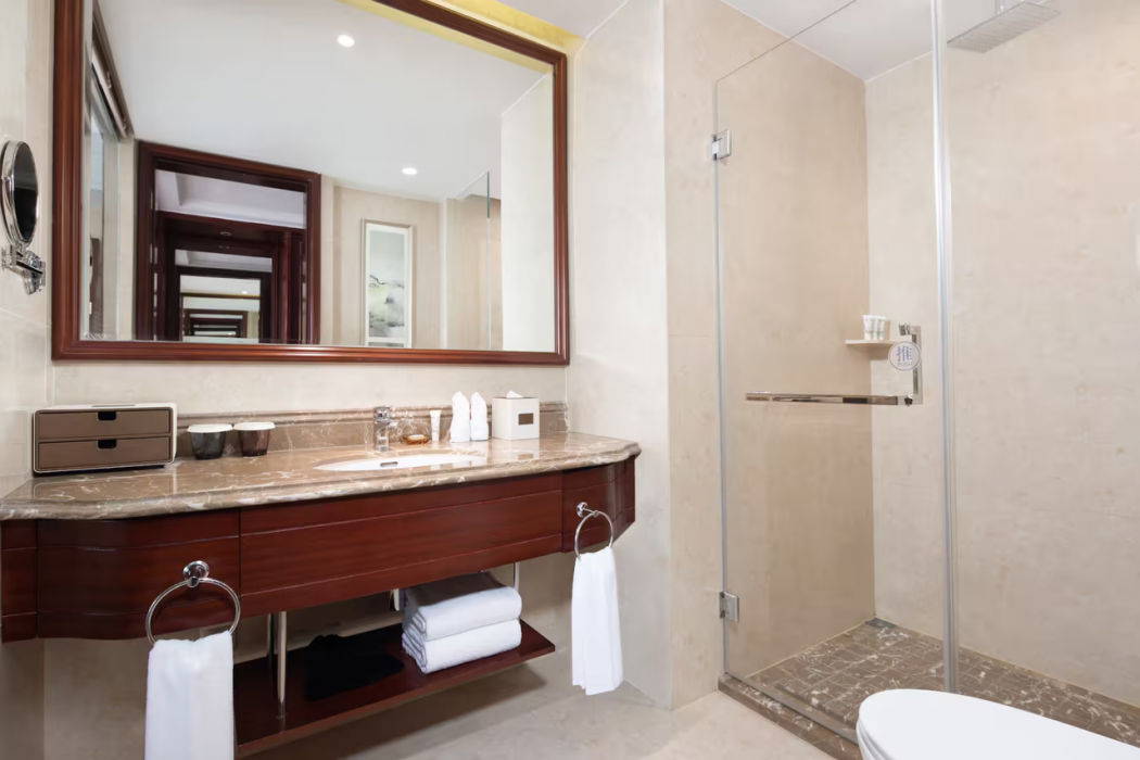 Wyndham Garden Wuxi Huishan 11/32