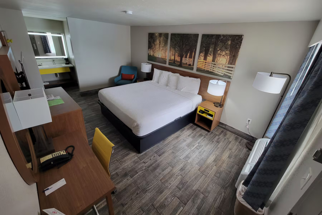 Days Inn by Wyndham Clanton, AL 11/40