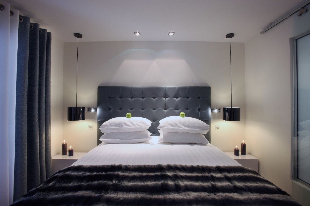 Petit Hotel Confidentiel 14/75