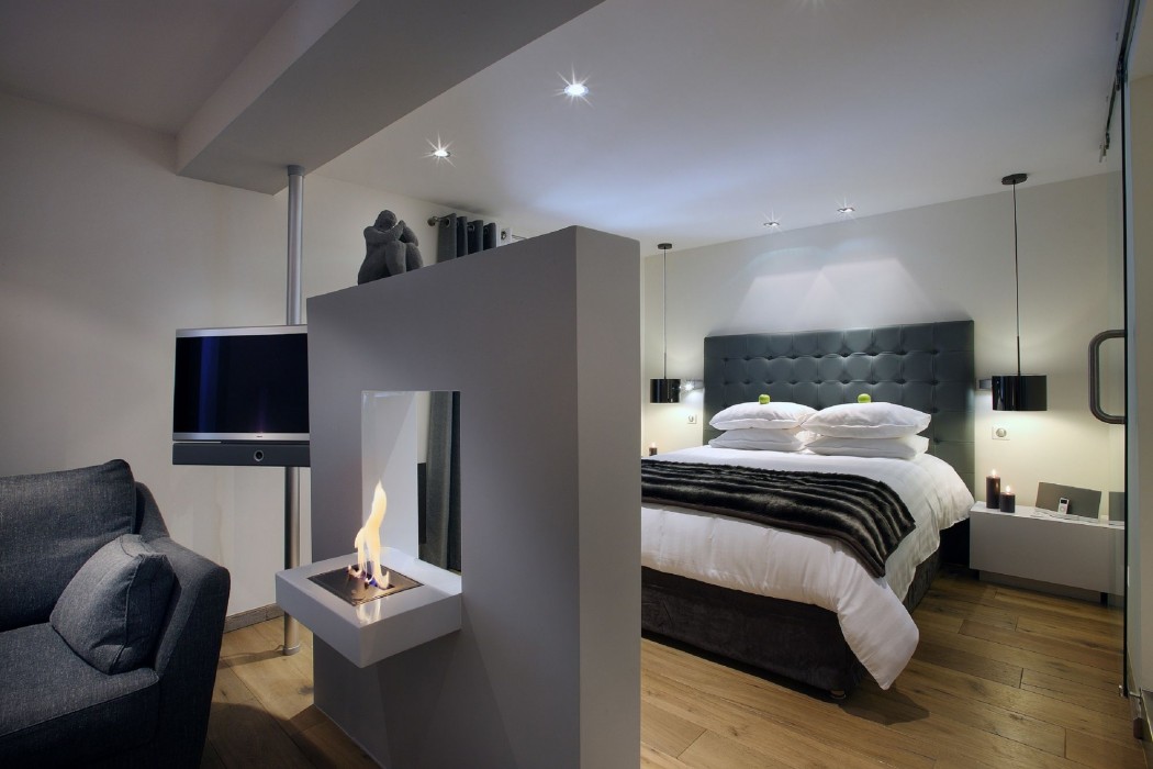 Petit Hotel Confidentiel 20/75