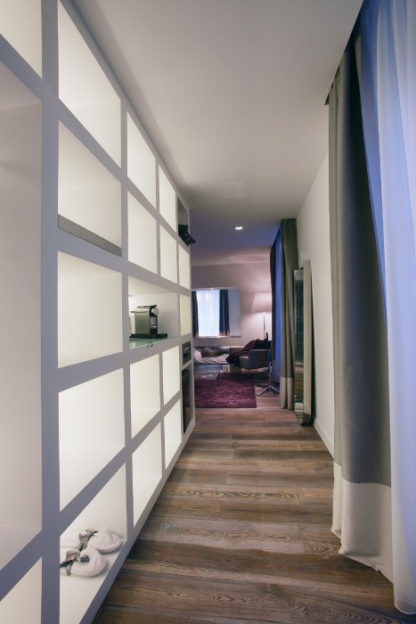 Petit Hotel Confidentiel 52/75