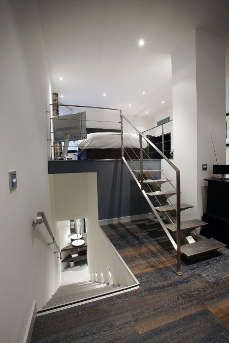Petit Hotel Confidentiel 28/75