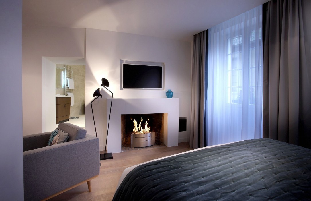 Petit Hotel Confidentiel 35/75