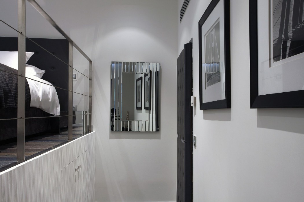Petit Hotel Confidentiel 45/75