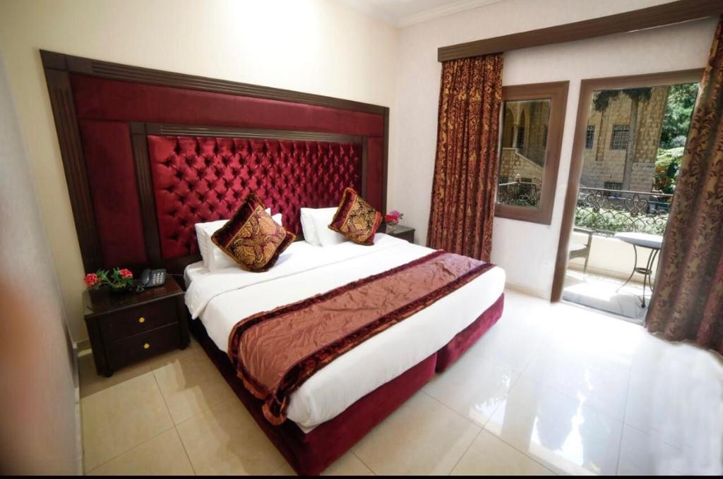Villa Queens Hotel 9/32