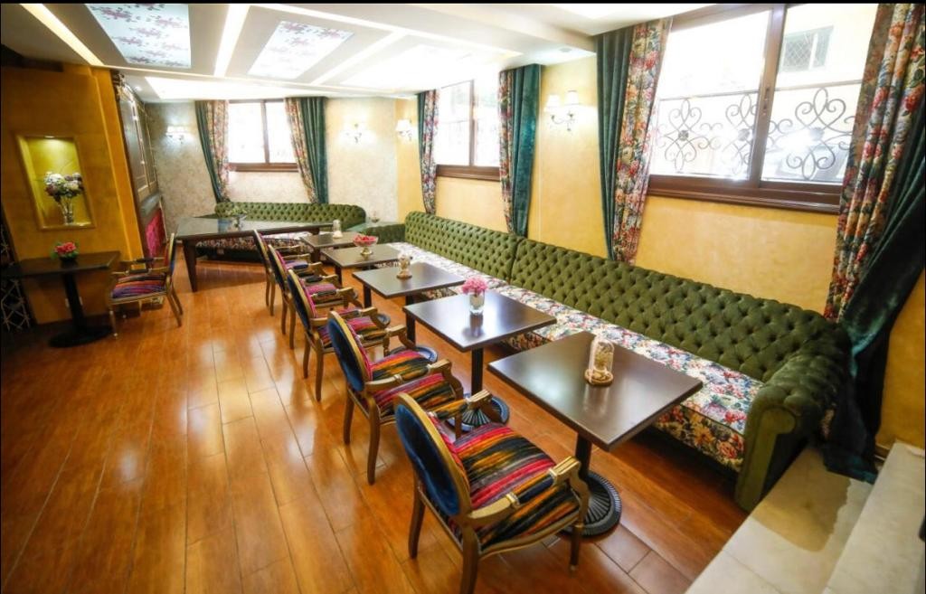 Villa Queens Hotel 21/32