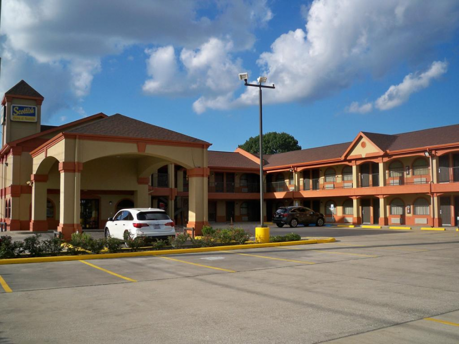 Scottish Inns And Suites 2/22