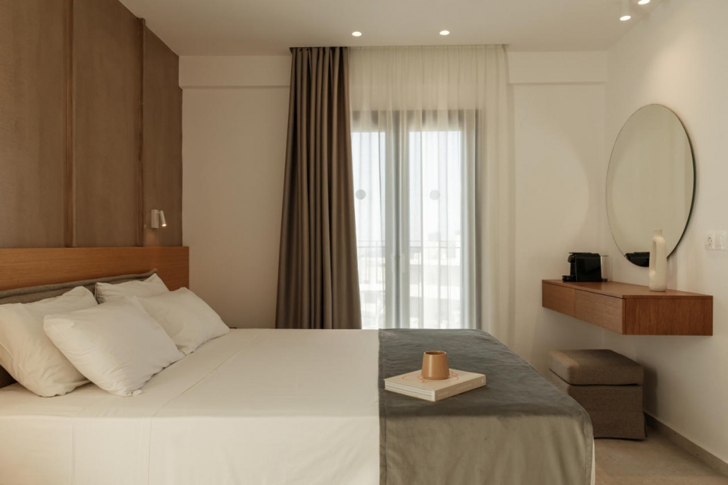 Nami Hotel & Suites 118/156
