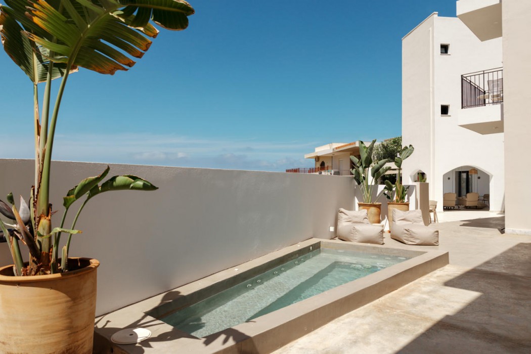 Nami Hotel & Suites 122/156