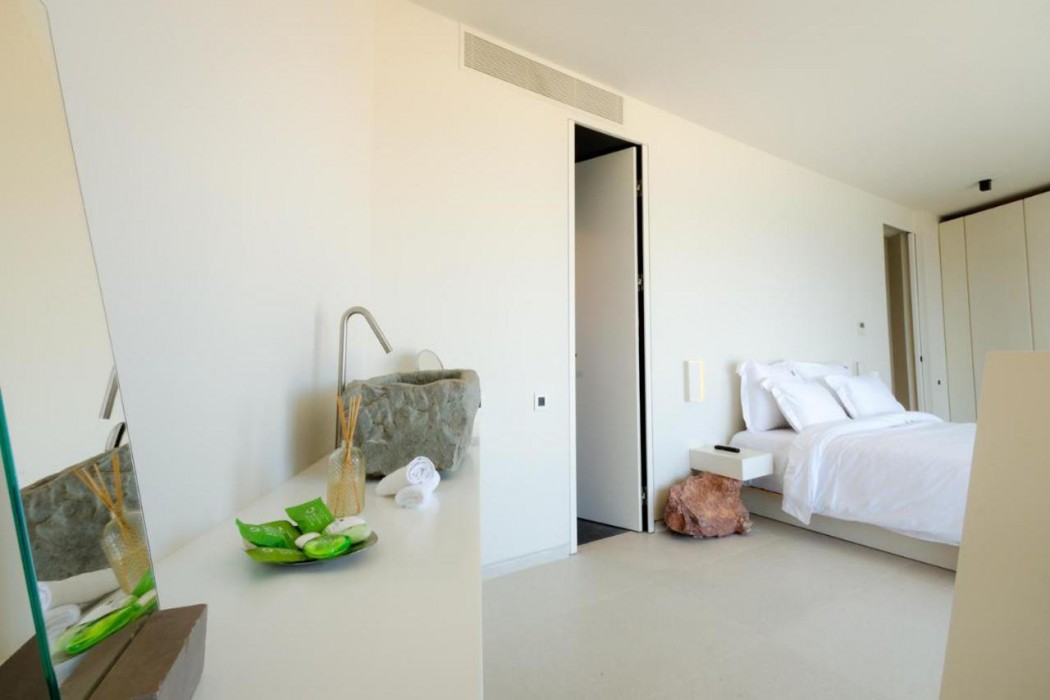 Milos Cove Hotel 8/43