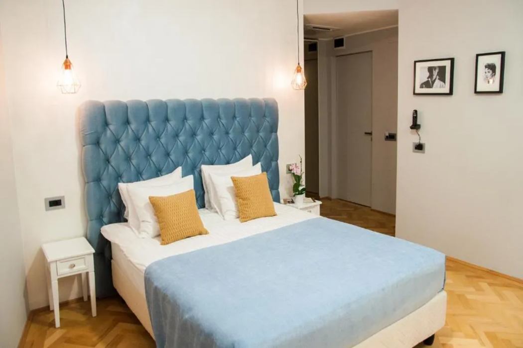 Venis Boutique Residence 7/25