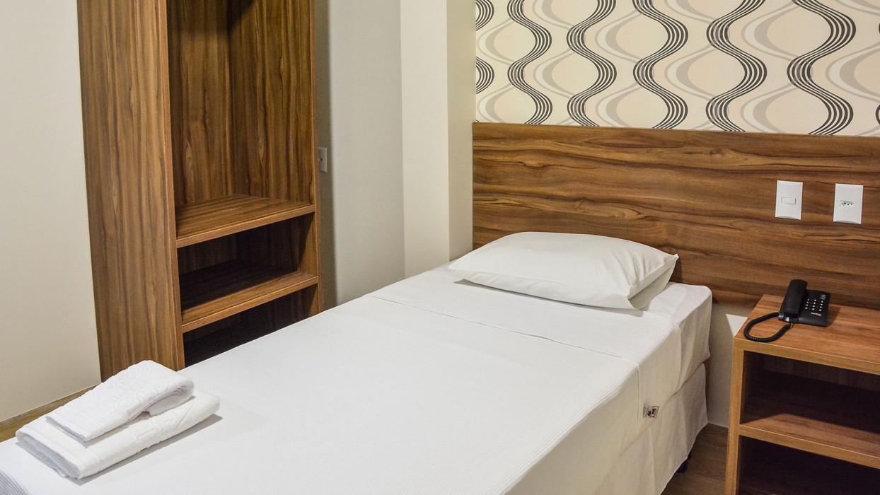 Mac Hotel 33/46