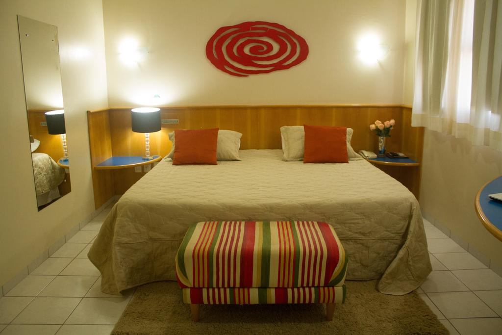 Honorato Plaza Hotel 9/52