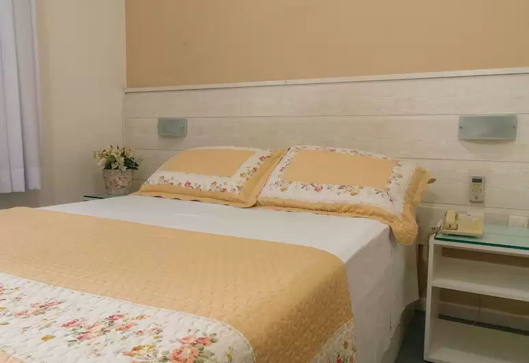 Real Hotel 5/30