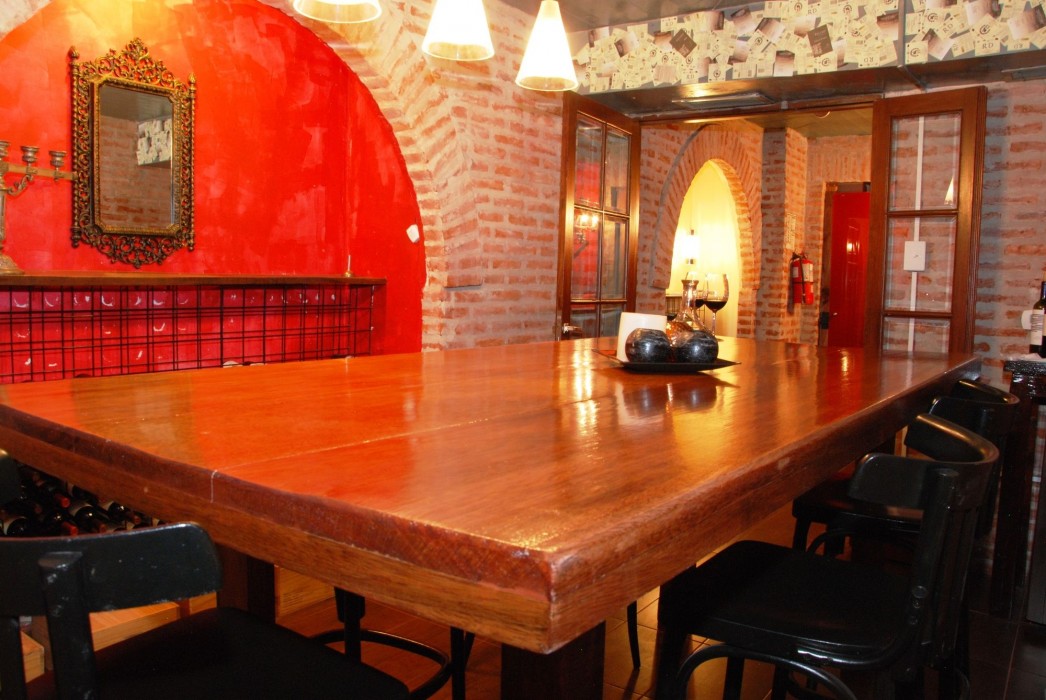Miravida Soho and Wine Bar 47/87