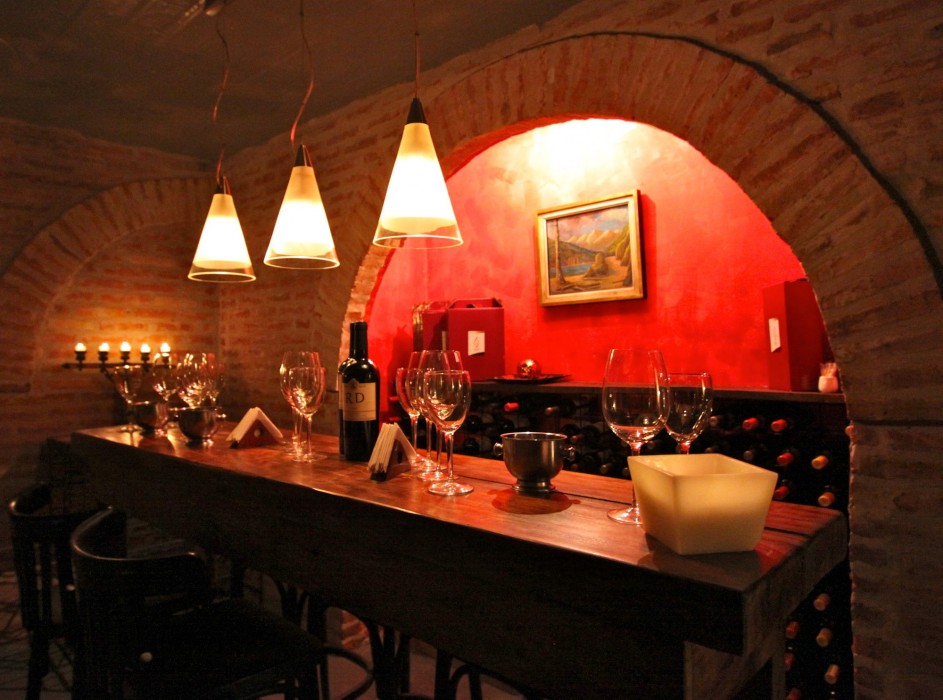 Miravida Soho and Wine Bar 32/87