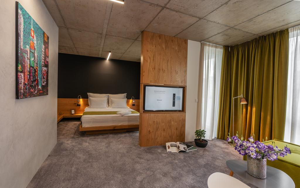 Adella Boutique Hotel 4/20