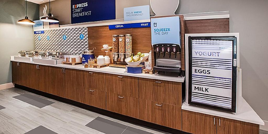Holiday Inn Express And Suites Kingfisher 13/28