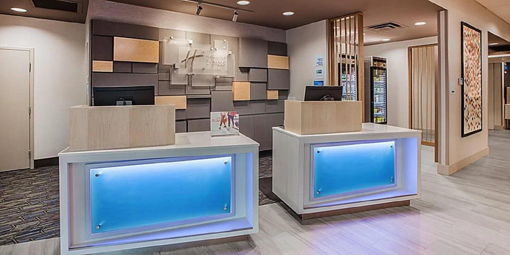 Holiday Inn Express And Suites Kingfisher 3/28