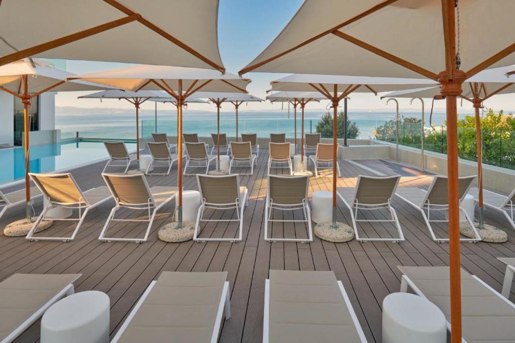 Amphora Hotel 38/80