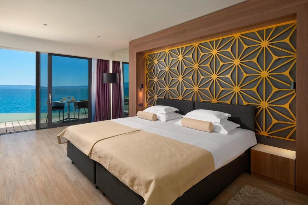 Amphora Hotel 13/80