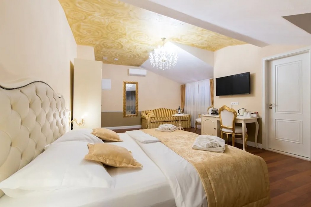Central Square Heritage Hotel 26/80