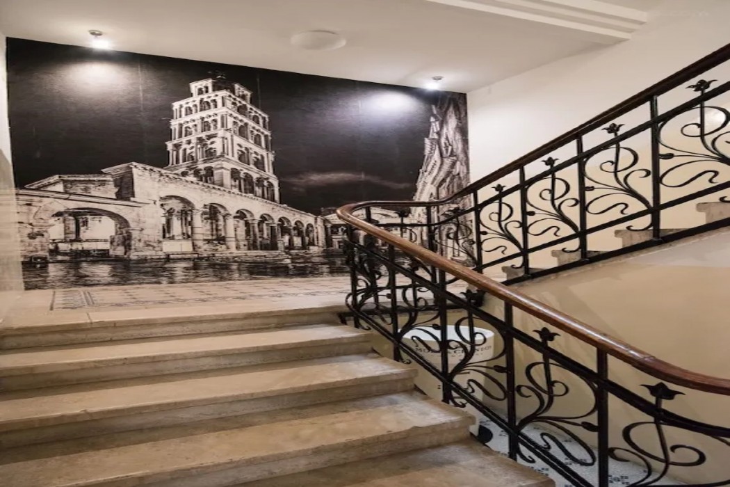 Central Square Heritage Hotel 49/80