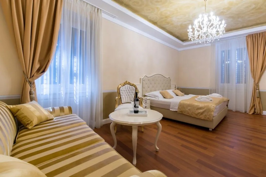 Central Square Heritage Hotel 27/80