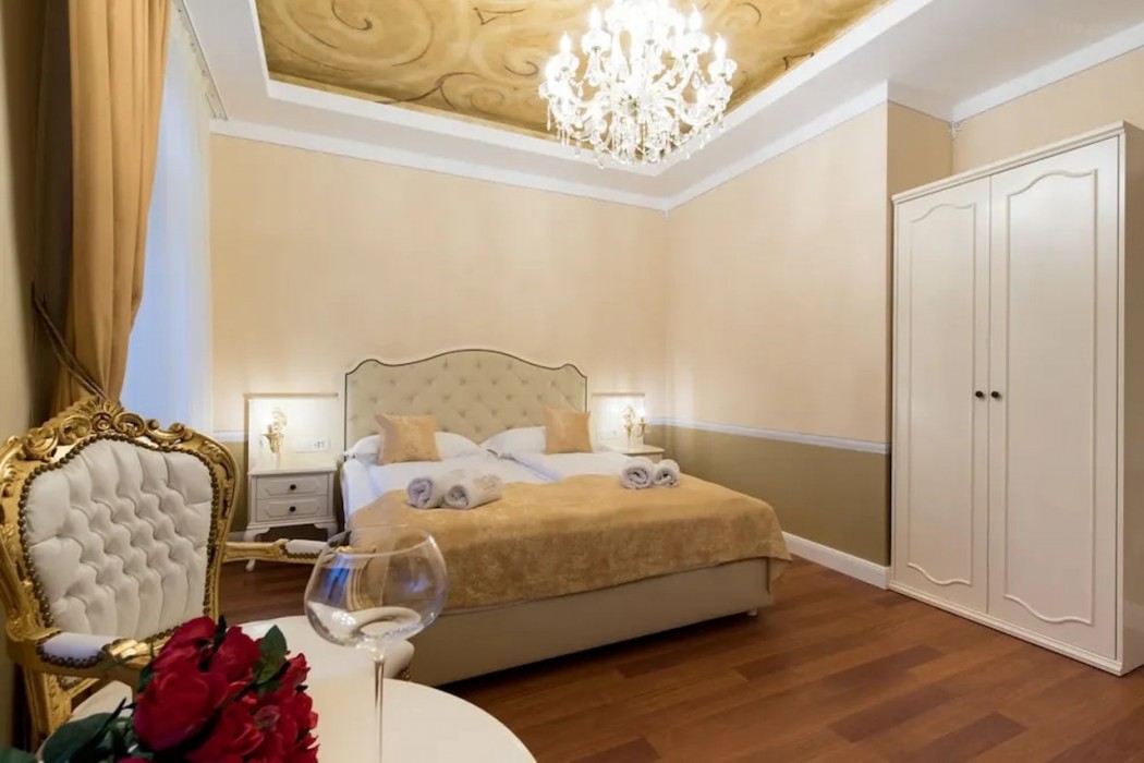 Central Square Heritage Hotel 20/80