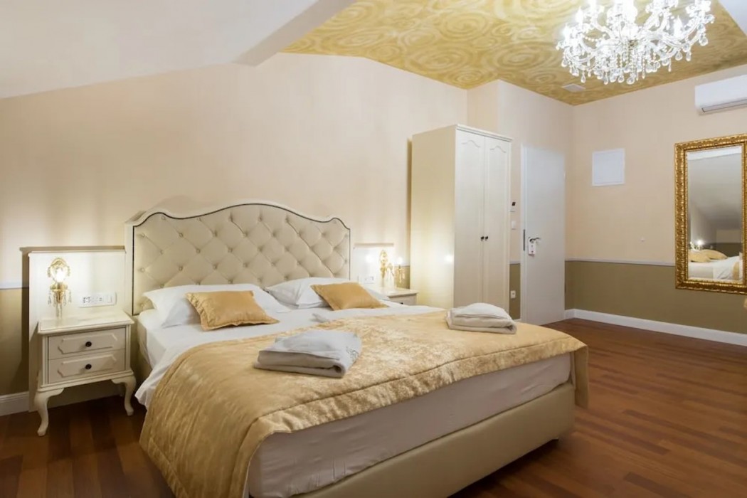 Central Square Heritage Hotel 23/80
